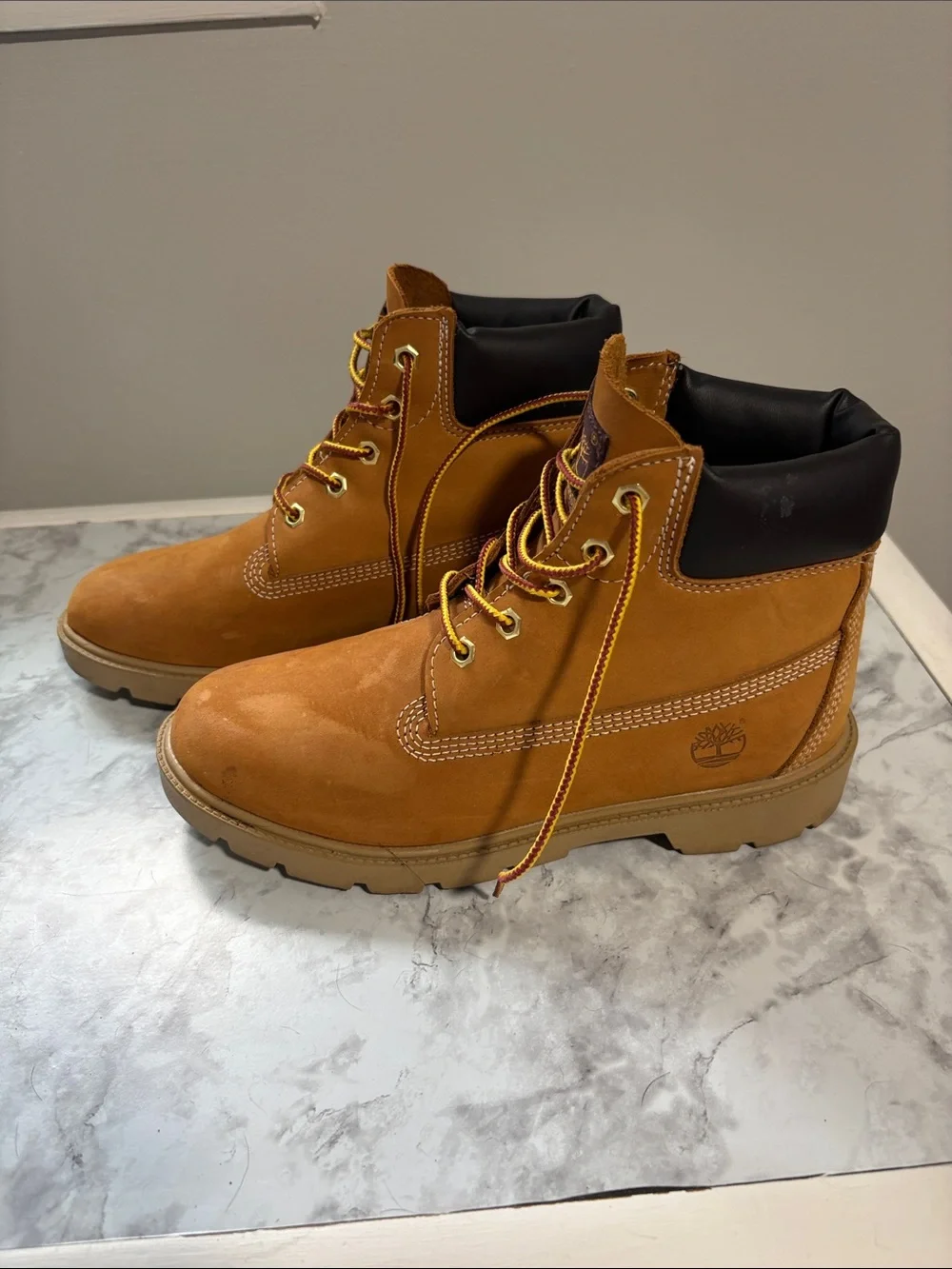 Timberland Wheat Nubuck Lace-Up Boots (kids size 4.5) (fits women 6.5/7)